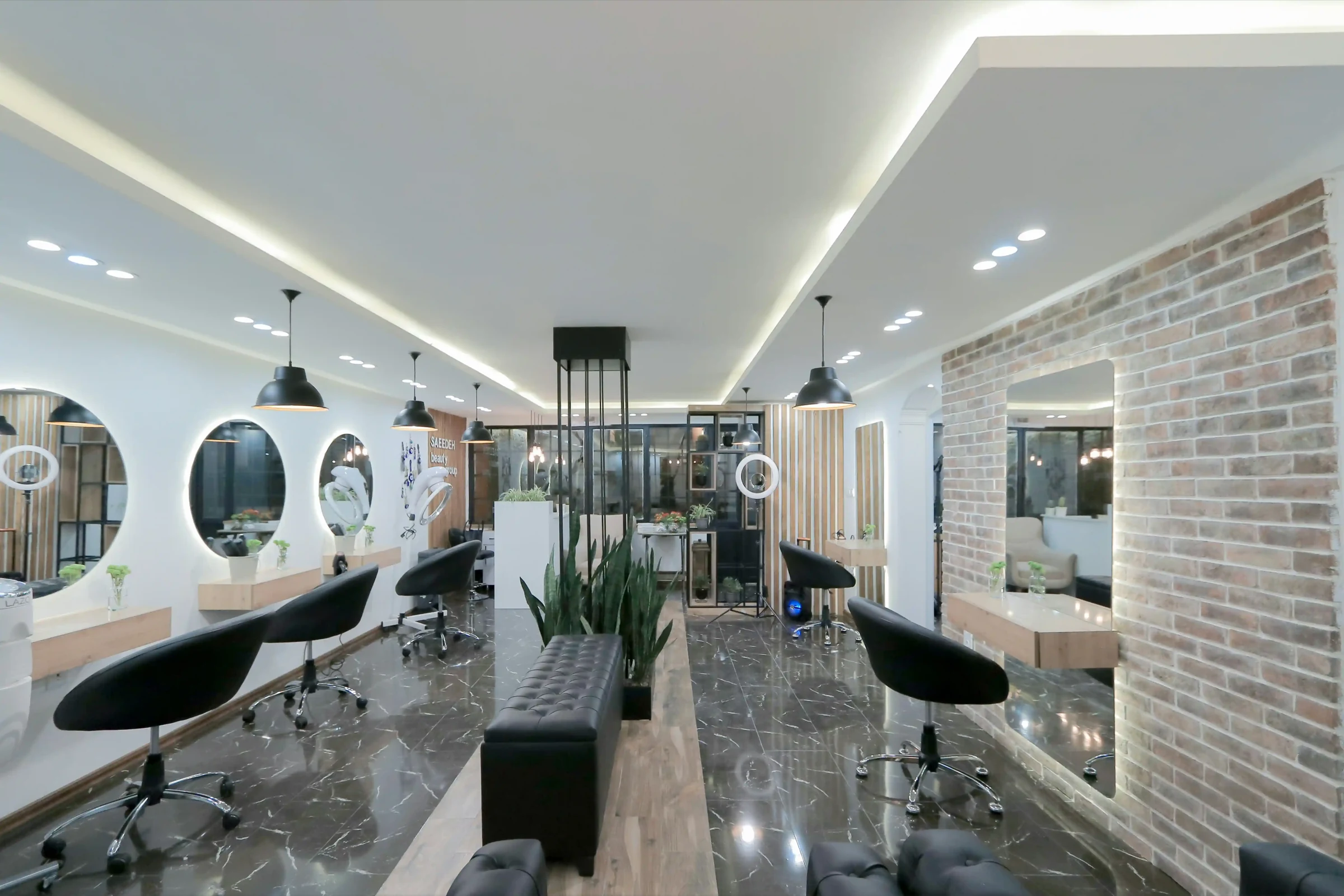 IDDAN - Plateforme SaaS pour barbiers et salons de beauté. Application mobile avec réservation, paiements et gestion d'entreprise.